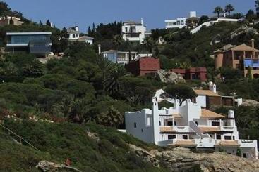 تختخواب و صبحانه Villa Biarritz