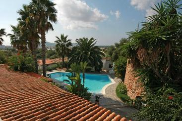 هتل La Finca Ibiza