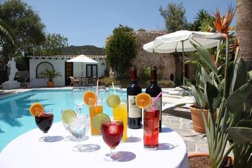 هتل La Finca Ibiza