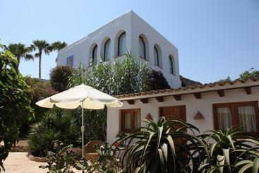 هتل La Finca Ibiza