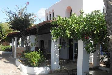 هتل La Finca Ibiza