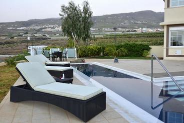 استراحتگاه Villa Dhanvantari