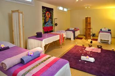 استراحتگاه Villa Dhanvantari