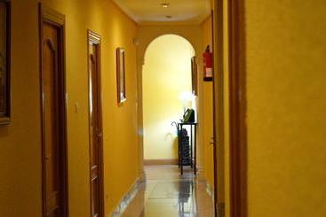 هاستل Residencia Universitaria Europa