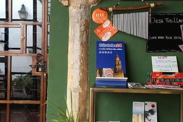 تختخواب و صبحانه El Sueño Hostel