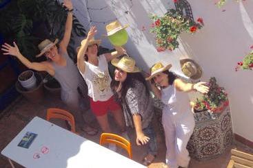 تختخواب و صبحانه El Sueño Hostel