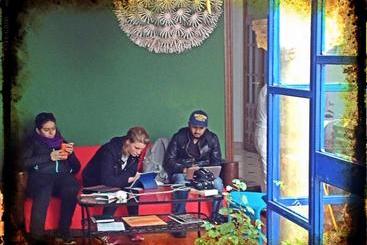 تختخواب و صبحانه El Sueño Hostel