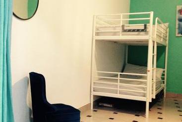 تختخواب و صبحانه El Sueño Hostel