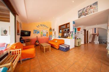 La Tortuga Hostel