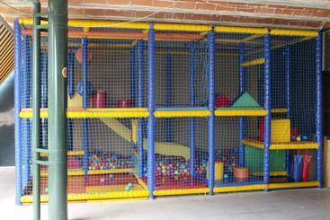 مُتل Hostal   Bungalows Camping Cáceres