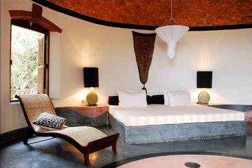 استراحتگاه Nilaya Hermitage