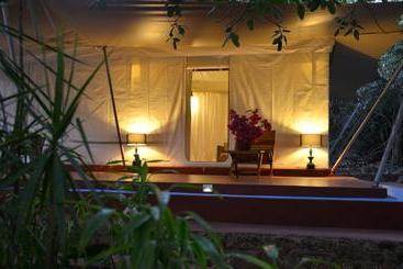 استراحتگاه Nilaya Hermitage