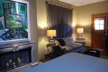 Catalina Park Inn Bed And Breakfast