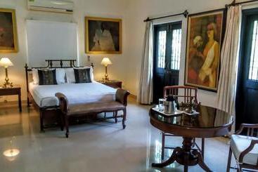 هتل 1265 Crescent Villa