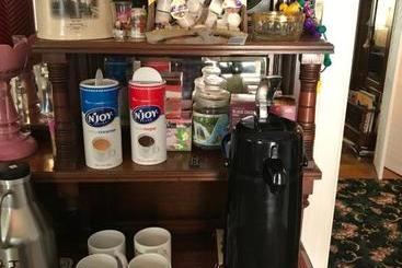 Rose Manor Bed & Breakfast