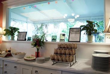 تختخواب و صبحانه Palm Beach Hibiscus Downtown