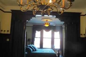 تختخواب و صبحانه The Polo Inn Bridgeport U.s.a