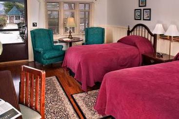 هتل Stonehurst Manor Including Breakfast And Dinner