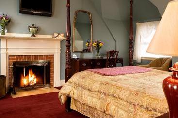هتل Stonehurst Manor Including Breakfast And Dinner