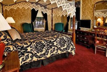 هتل Stonehurst Manor Including Breakfast And Dinner