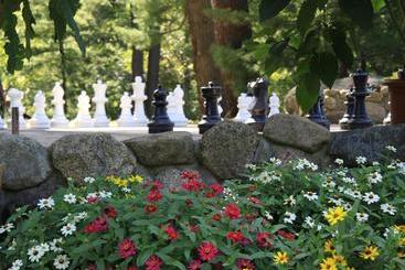 هتل Stonehurst Manor Including Breakfast And Dinner