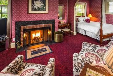 هتل Stonehurst Manor Including Breakfast And Dinner