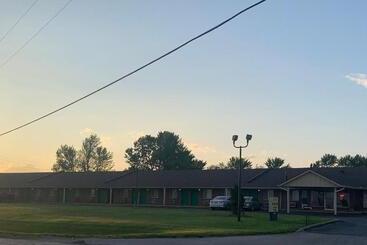 汽车旅馆  Slumber Inn Harrisonville