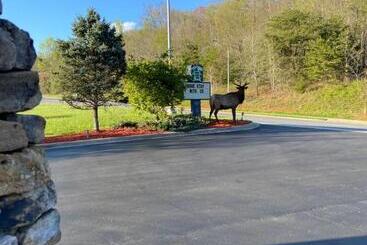 モーテル Smoky Mountain Inn & Suites