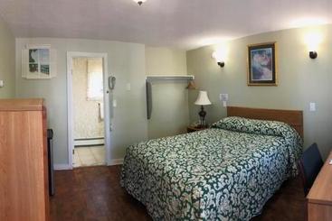 Admiral Motel