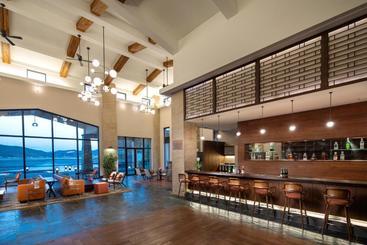 هتل High Mountain Resort Shangri La