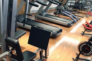 هتل Plaza Holiday Inn Jiayuguan