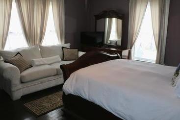 The Londoner Bed & Breakfast