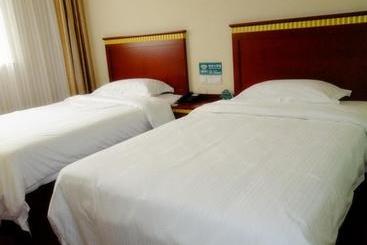 هتل Greentree Inn Bengbu Huaishang District Government Express