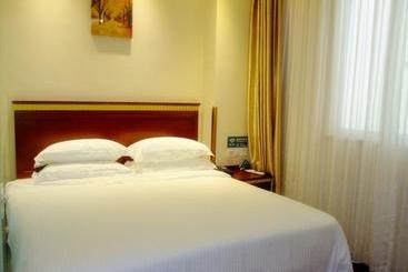 هتل Greentree Inn Heilongjiang Jiamusi Railway Station Express