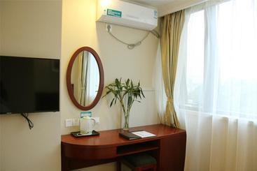 هتل Greentree Inn Liaoning Dalian Wuyi Square Express