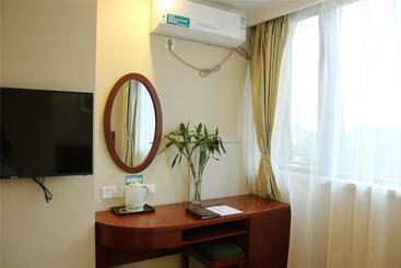 هتل Greentree Inn Shanxi Changzhi Airport Weiyuanmennorthroad Express