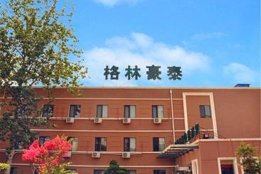 هتل Greentree Inn Tianjin Hedong Daqiao Avenue Express