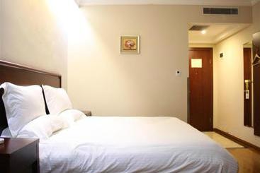 هتل Vatica Liaoning Chaoyang The East Of Railway Station Xinhua Road