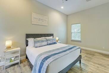 کلبه Patio & Pond Access: Pet Friendly Rockport Home