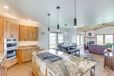 بيت ريفى Red Lodge Home W/ Outdoor Kitchen & Fire Table!