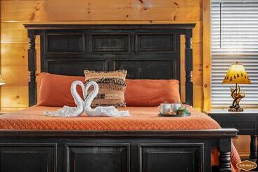 茅舍 Serene Mountain Retreat By Ghosal Luxury Lodging