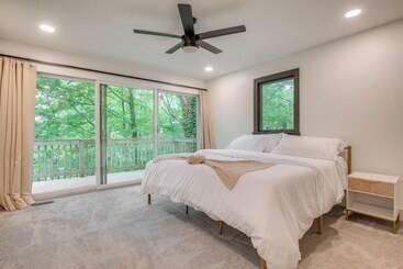 별장 Spacious Riverfront Delaware Home W/ Views