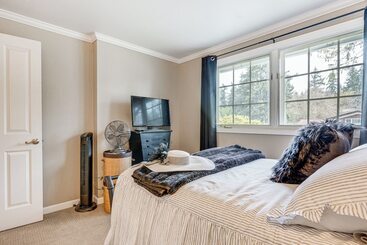 کلبه Redmond Home W/ Deck & Patio: 17 Mi To Seattle