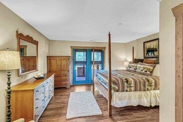 コテージ Mountain Views & Deck: Stunning Sapphire Cabin