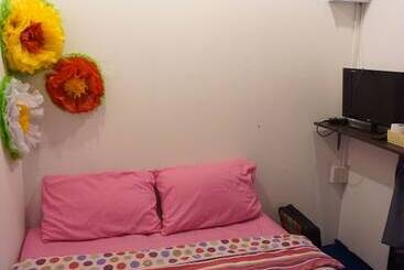 هتل Chiangkhan Modern Home