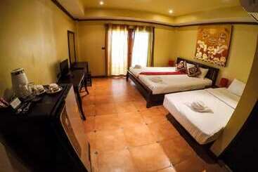 هتل Sunshine Coast Inn