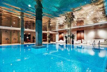 هتل Crowne Plaza Tashkent By Ihg