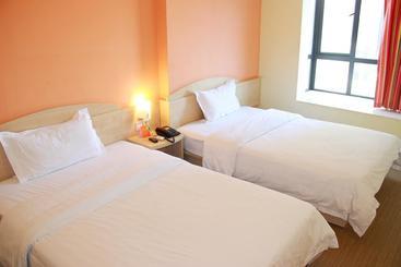 هتل 7days Inn Anshun East Tashan Road