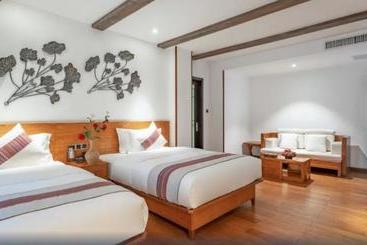 هتل Lijiang Shangshui S