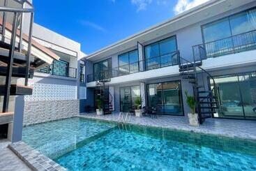 Отель Natthawan Pool Access